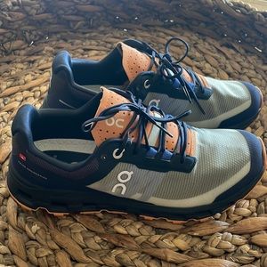 Almost new On Cloud Vista Womens Size 8 Shoe